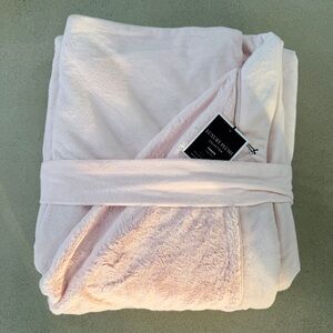 NWT Restoration Hardware Luxury Plush Pink Throw 45”x65”